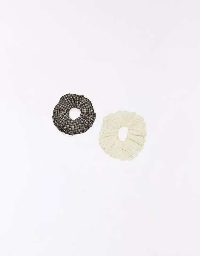 2er-Pack Scrunchies mit Schweizer Stickerei 2er-Pack Scrunchies mit Schweizer Stickerei