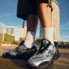 Asymmetrische Sport-Details – Sneaker Asymmetrische Sport-Details – Sneaker
