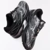 Asymmetrische Sport-Details – Sneaker Asymmetrische Sport-Details – Sneaker