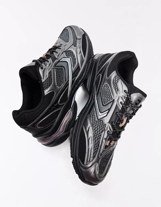 Asymmetrische Sport-Details – Sneaker Asymmetrische Sport-Details – Sneaker