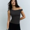 Asymmetrischer, geraffter Trägerbody Asymmetrischer, geraffter Trägerbody