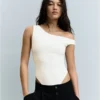 Asymmetrischer, geraffter Trägerbody Asymmetrischer, geraffter Trägerbody