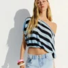 Asymmetrischer gestreifter Pullover