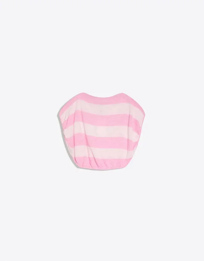 Asymmetrischer gestreifter Pullover Asymmetrischer gestreifter Pullover