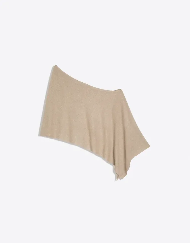 Asymmetrischer Umhang mit Metallfäden Asymmetrischer Umhang mit Metallfäden