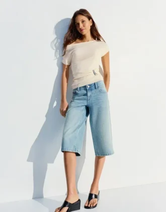 Asymmetrisches T-Shirt mit Gürtel