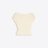 Asymmetrisches T-Shirt mit Gürtel Asymmetrisches T-Shirt mit Gürtel