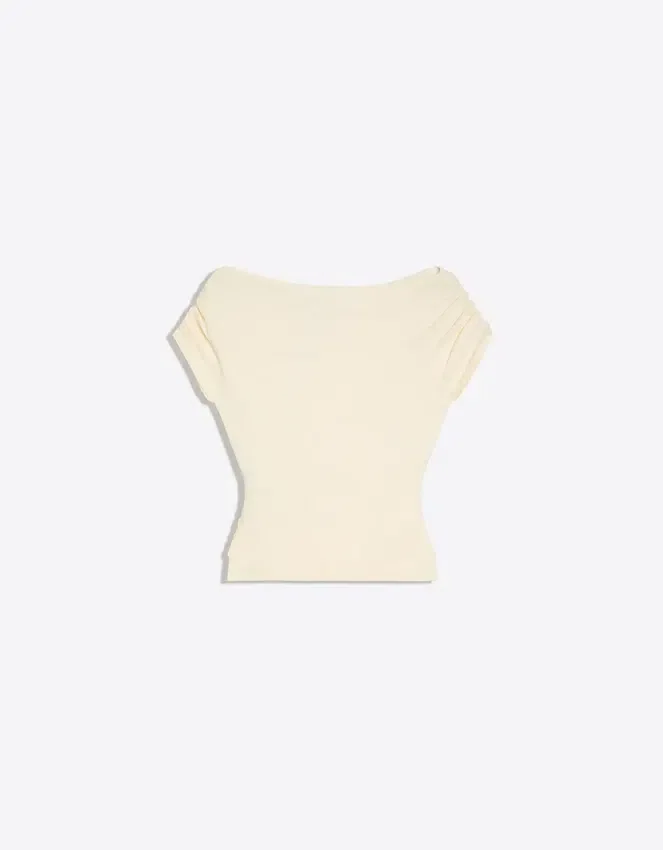 Asymmetrisches T-Shirt mit Gürtel Asymmetrisches T-Shirt mit Gürtel