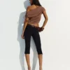 Asymmetrisches T-Shirt – Tops und Bodys Asymmetrisches T-Shirt – Tops und Bodys