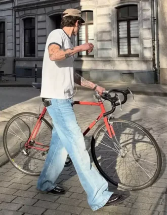 Ausgestellte Baggy-Jeans