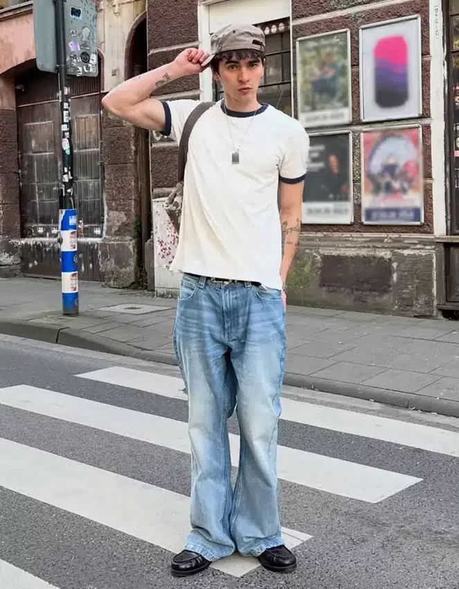 Ausgestellte Baggy-Jeans Ausgestellte Baggy-Jeans