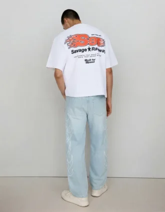 Baggy-Jeans mit Aufnäher