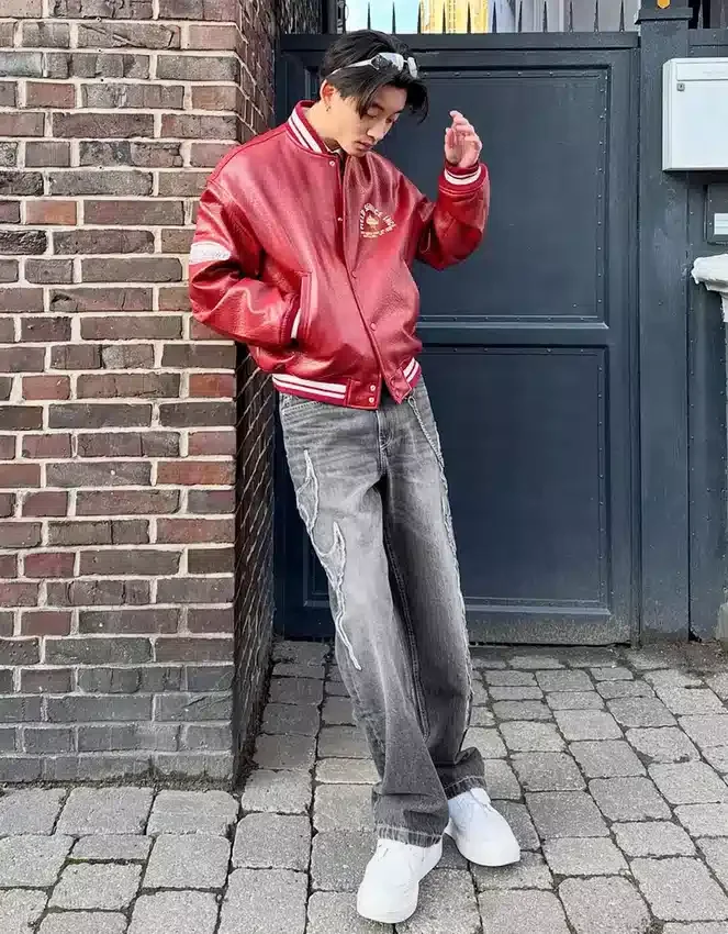 Baggy-Jeans mit Aufnäher Baggy-Jeans mit Aufnäher