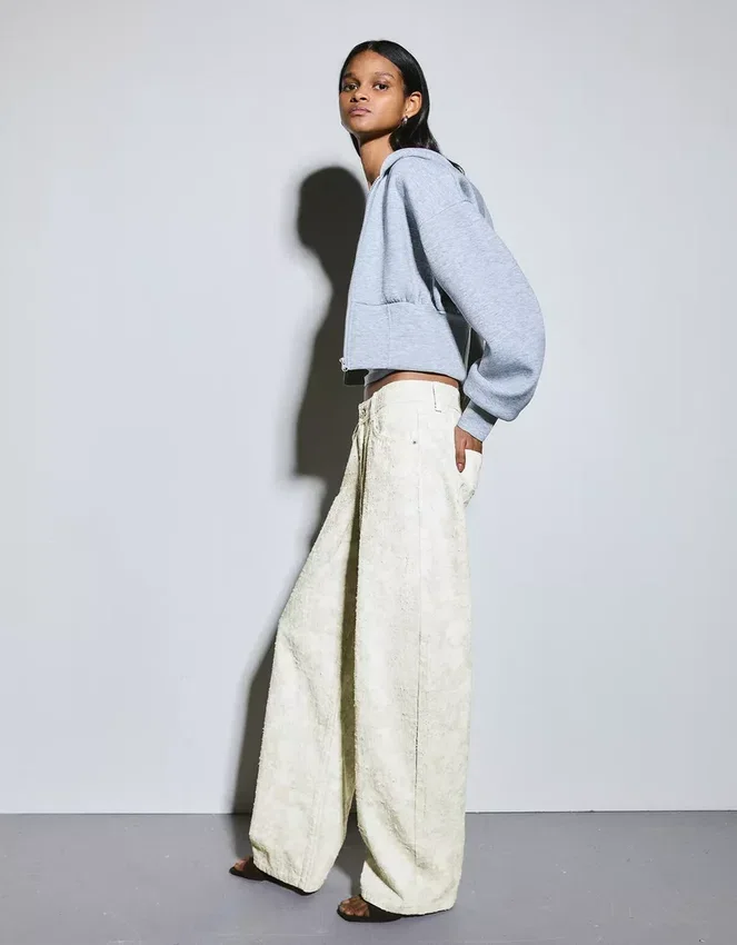 Baggy-Jeans mit niedrigem Bund und Barrel-Print – Hose Baggy-Jeans mit niedrigem Bund und Barrel-Print – Hose