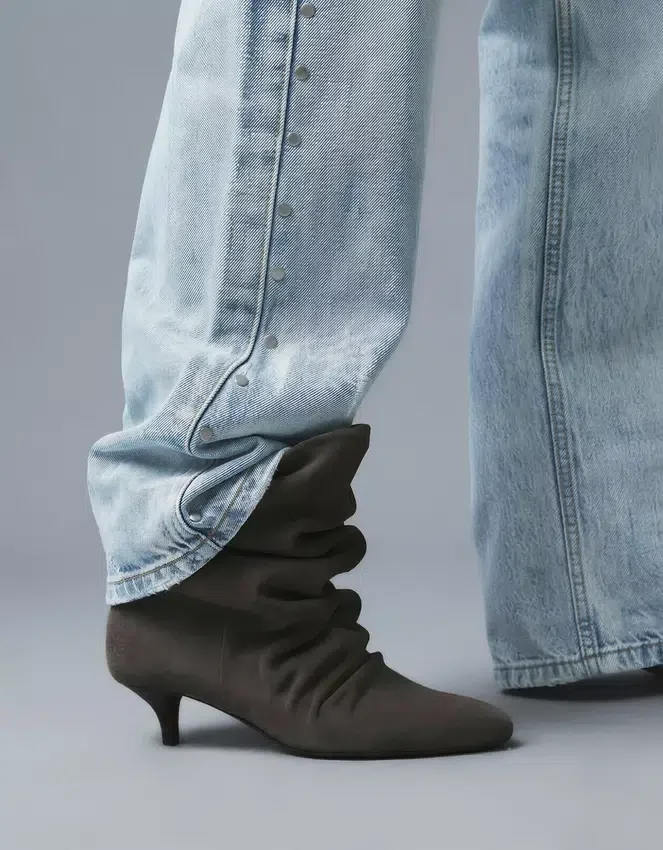 Baggy-Jeans mit Stern-Nieten – Hose Baggy-Jeans mit Stern-Nieten – Hose