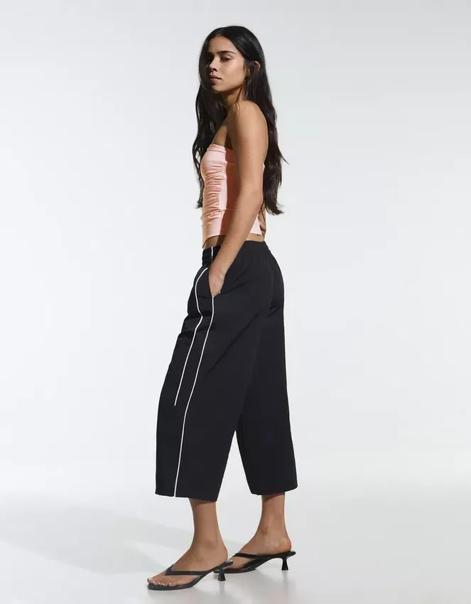 Bandeau-Top mit Rüschen – Kombinationserfolg % Bandeau-Top mit Rüschen – Kombinationserfolg %