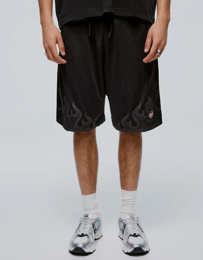 Bedruckte Bermudashorts aus Mesh Bedruckte Bermudashorts aus Mesh