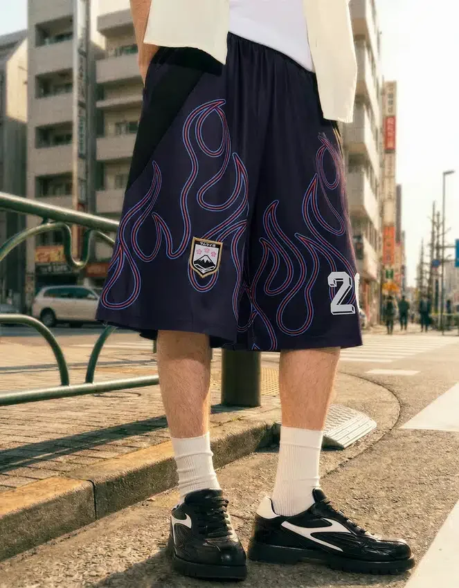 Bedruckte Bermudashorts mit elastischem Bund – Bershka Lovers Bedruckte Bermudashorts mit elastischem Bund – Bershka Lovers