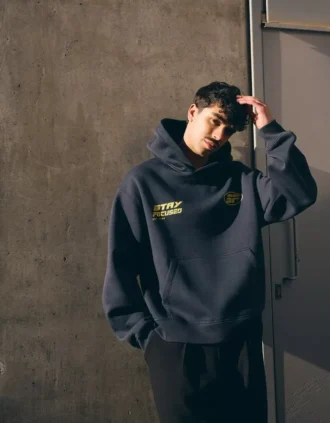 Bedruckter Hoodie – Sweatshirts und Hoodies