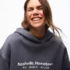 Bedrucktes Kapuzensweatshirt mit Kapuze – Tops und Bodys Bedrucktes Kapuzensweatshirt mit Kapuze – Tops und Bodys