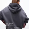 Bedrucktes Kapuzensweatshirt mit Kapuze – Tops und Bodys Bedrucktes Kapuzensweatshirt mit Kapuze – Tops und Bodys
