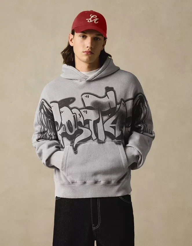 Bedrucktes Kapuzensweatshirt – Sweatshirts und Hoodies Bedrucktes Kapuzensweatshirt – Sweatshirts und Hoodies