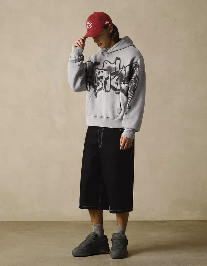 Bedrucktes Kapuzensweatshirt – Sweatshirts und Hoodies Bedrucktes Kapuzensweatshirt – Sweatshirts und Hoodies