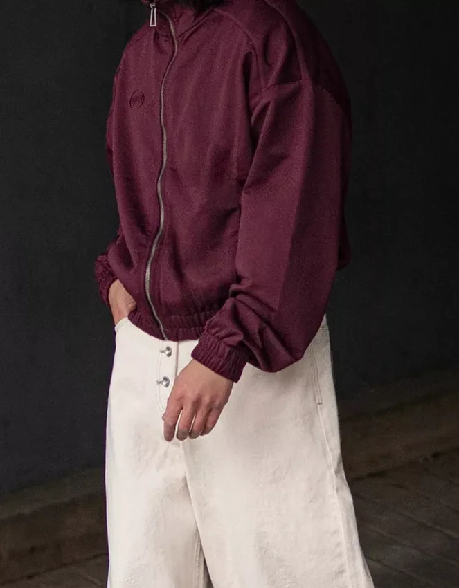 Bedrucktes Sweatshirt mit Reißverschluss Bedrucktes Sweatshirt mit Reißverschluss