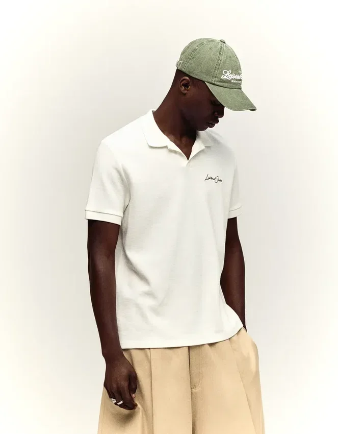 Besticktes Kurzarm-Poloshirt – T-Shirts und Poloshirts Besticktes Kurzarm-Poloshirt – T-Shirts und Poloshirts