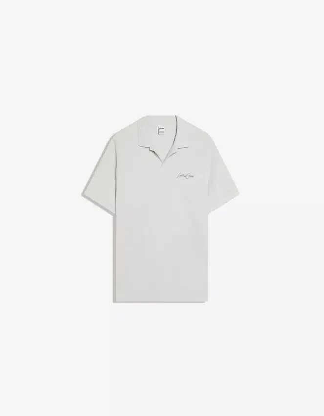 Besticktes Kurzarm-Poloshirt – T-Shirts und Poloshirts Besticktes Kurzarm-Poloshirt – T-Shirts und Poloshirts