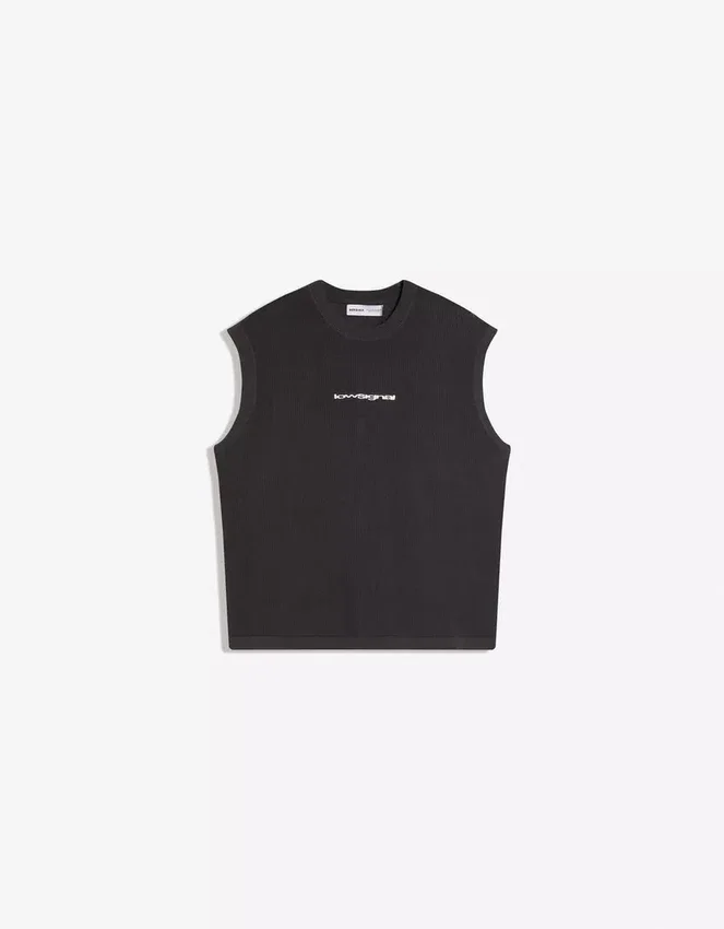 Besticktes, ärmelloses T-Shirt Besticktes, ärmelloses T-Shirt