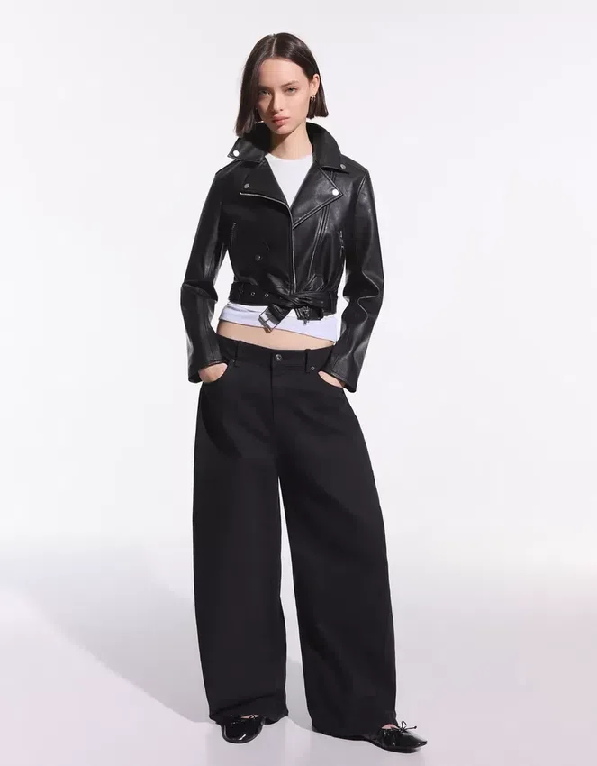Bikerjacke aus Faux Leather – Jacken und Trenchcoats Bikerjacke aus Faux Leather – Jacken und Trenchcoats
