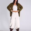 Blazer mit Schnalle am Rücken – Jacken und Trenchcoats Blazer mit Schnalle am Rücken – Jacken und Trenchcoats