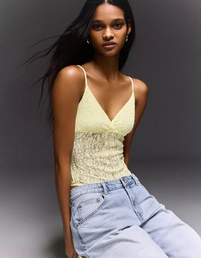 Bodysuit mit Spitzen-Trägern Bodysuit mit Spitzen-Trägern