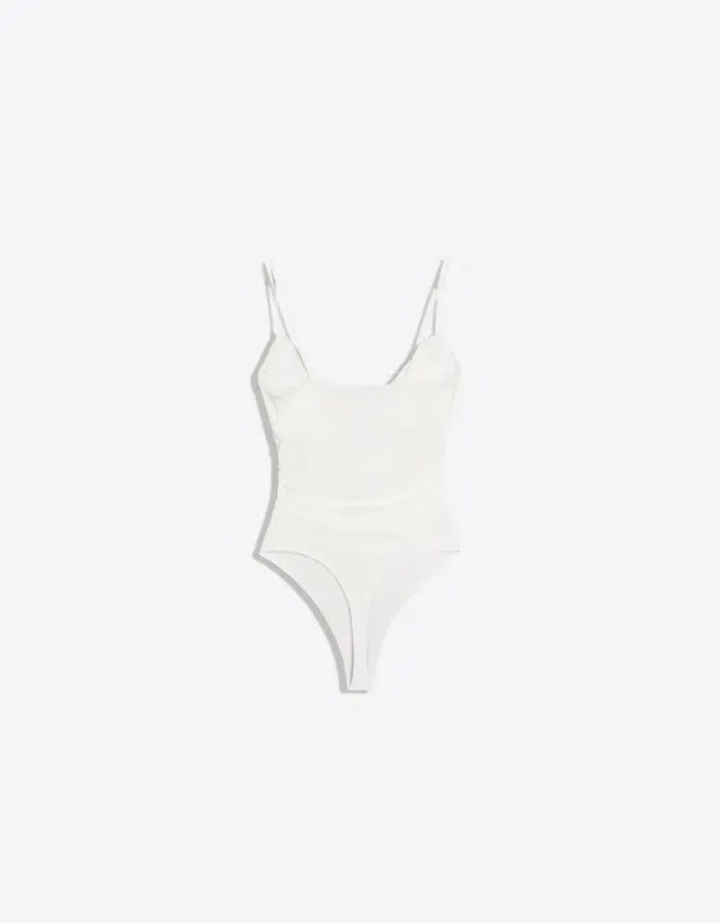 Bodysuit mit Trägern und Drapierung Bodysuit mit Trägern und Drapierung
