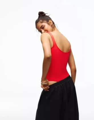 Bodysuit mit Trägern und quadratischem Ausschnitt