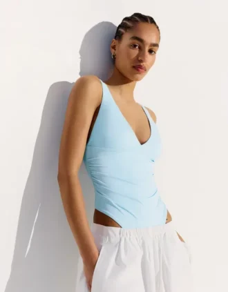Bodysuit mit Trägern und Raffungen Bodysuit mit Trägern und Raffungen