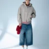 Boxy Fit Cropped Sweatshirt mit Reißverschluss und Aufdruck – Sweatshirts und Hoodies Boxy Fit Cropped Sweatshirt mit Reißverschluss und Aufdruck – Sweatshirts und Hoodies