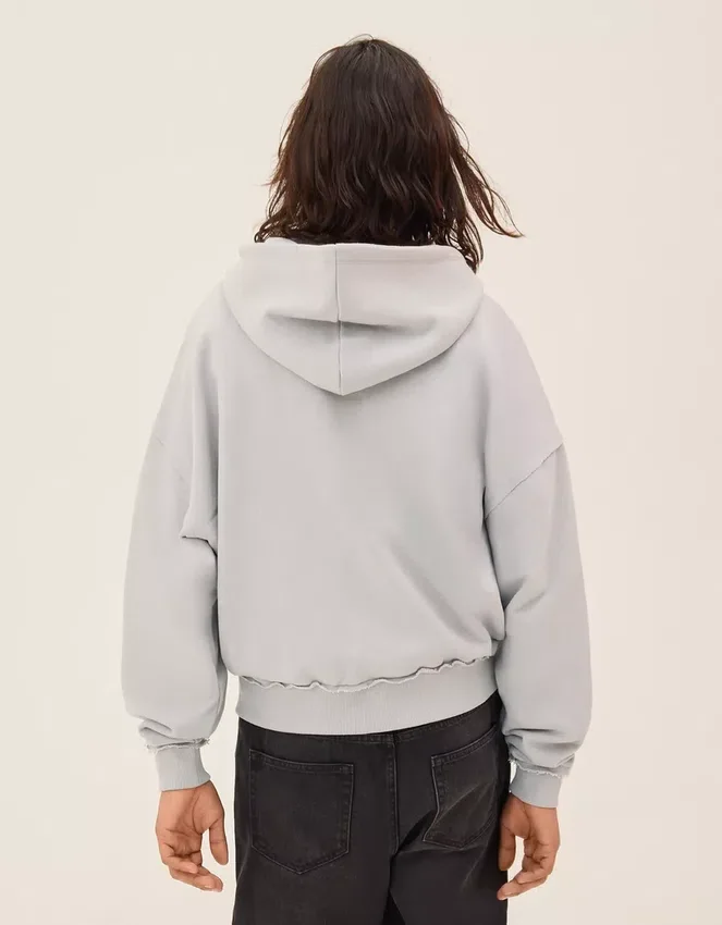 Boxy Fit Sweatshirt mit Reißverschluss und Aufdruck – Sweatshirts und Hoodies Boxy Fit Sweatshirt mit Reißverschluss und Aufdruck – Sweatshirts und Hoodies