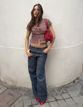 Boyfriend-Jeans mit niedriger Leibhöhe und Struktur
