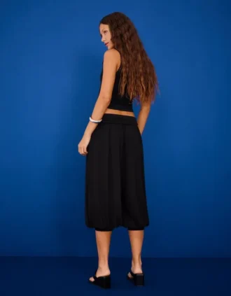 caprihose mit tiefem schritt 2 1 330x423 - Caprihose mit tiefem Schritt