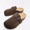 Clog mit Schnallendetail – Herren Clog mit Schnallendetail – Herren