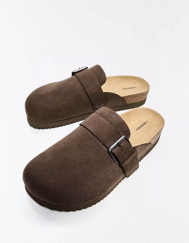 Clog mit Schnallendetail – Herren Clog mit Schnallendetail – Herren