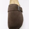 Clog mit Schnallendetail – Herren Clog mit Schnallendetail – Herren