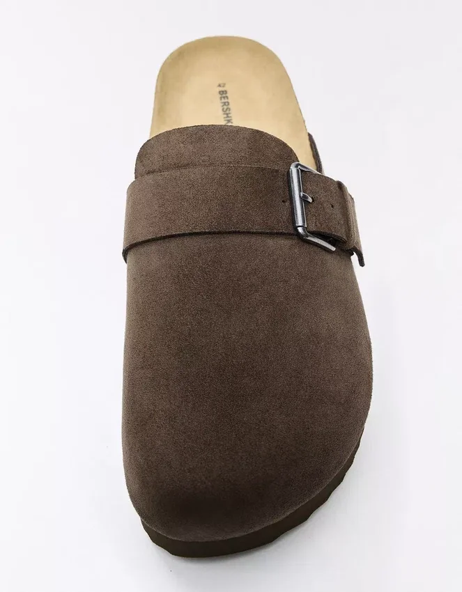 Clog mit Schnallendetail – Herren Clog mit Schnallendetail – Herren