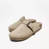 Clogs mit Schnallendetail – Schuhe Clogs mit Schnallendetail – Schuhe