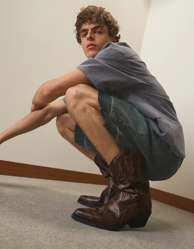 Cowboy-Stiefel mit Zehenverzierung Cowboy-Stiefel mit Zehenverzierung