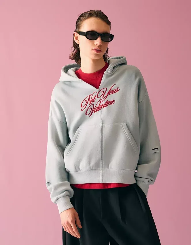 Cropped-Hoodie im Washed-Look – Sweatshirts und Hoodies Cropped-Hoodie im Washed-Look – Sweatshirts und Hoodies