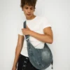 Denim-Umhängetasche – Accessoires – Herren Denim-Umhängetasche – Accessoires – Herren