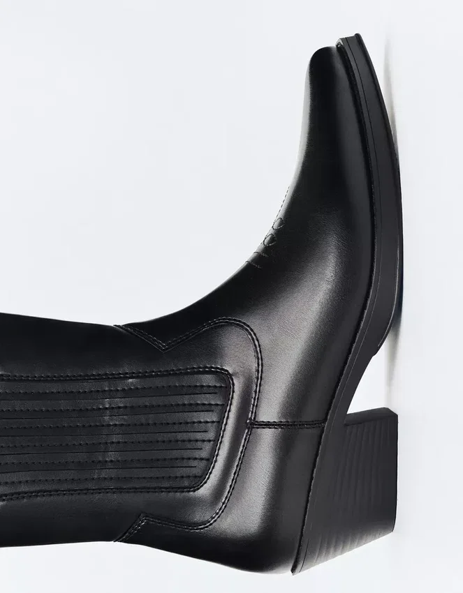 Elastische Cowboy-Stiefeletten – Stiefeletten Elastische Cowboy-Stiefeletten – Stiefeletten